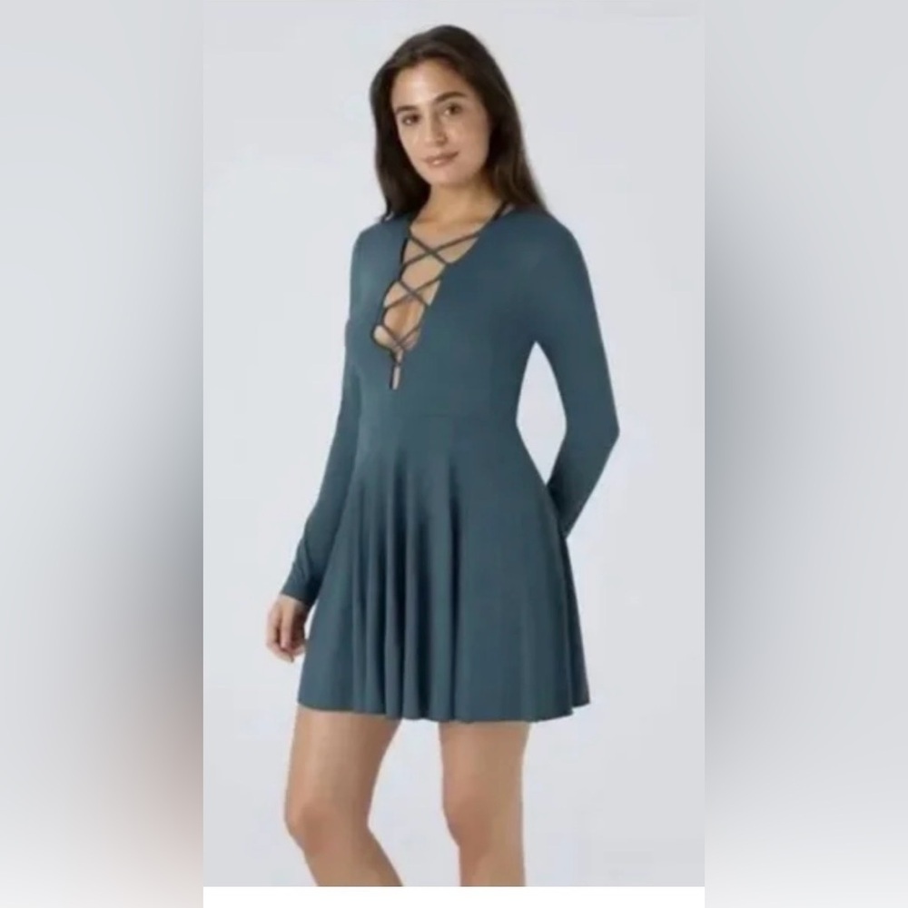 NWT HALARA LACE Up Front Long Sleeve Fit and Flare Active Mini Dress S